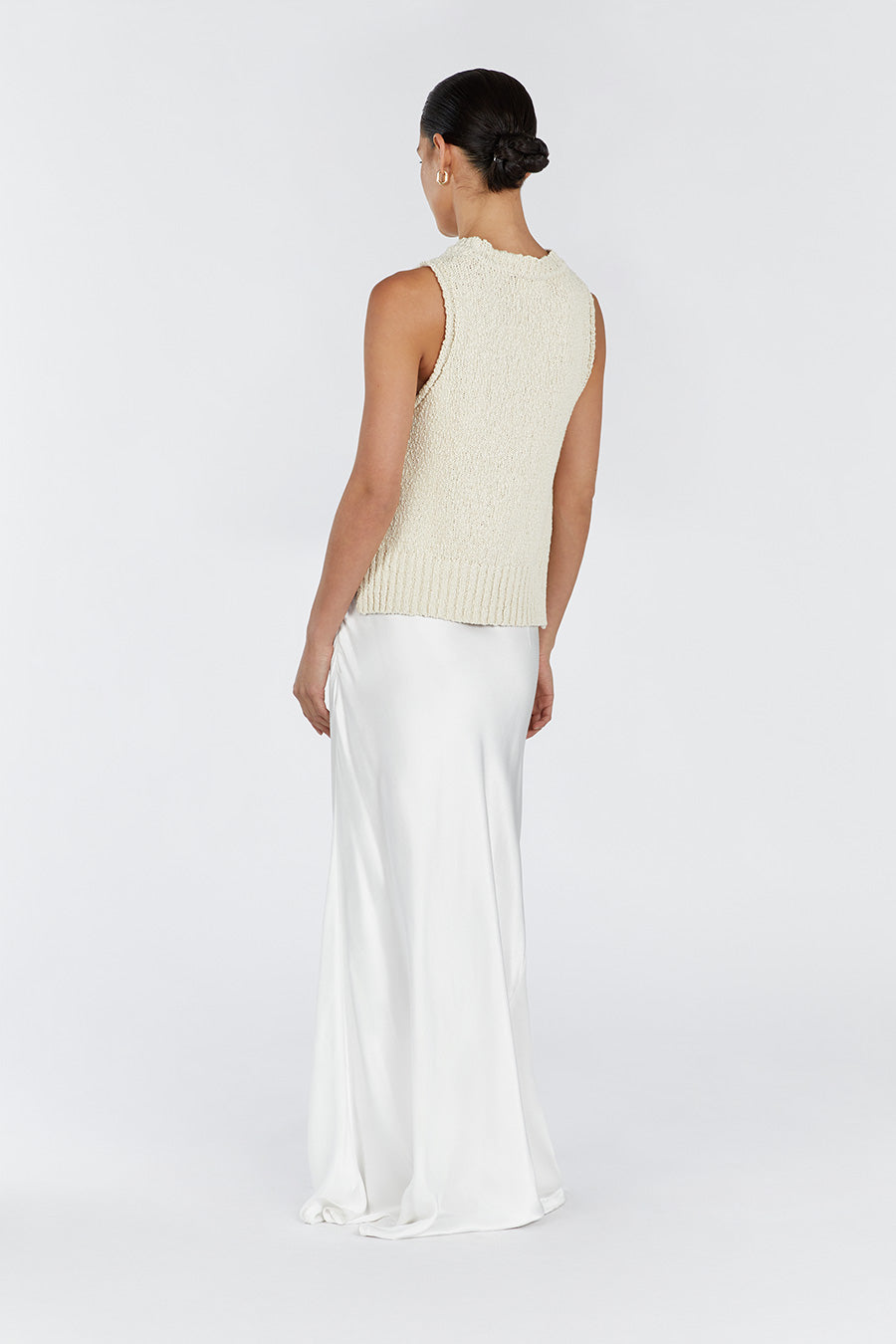 DION NATURAL BOUCLE CREW NECK TOP