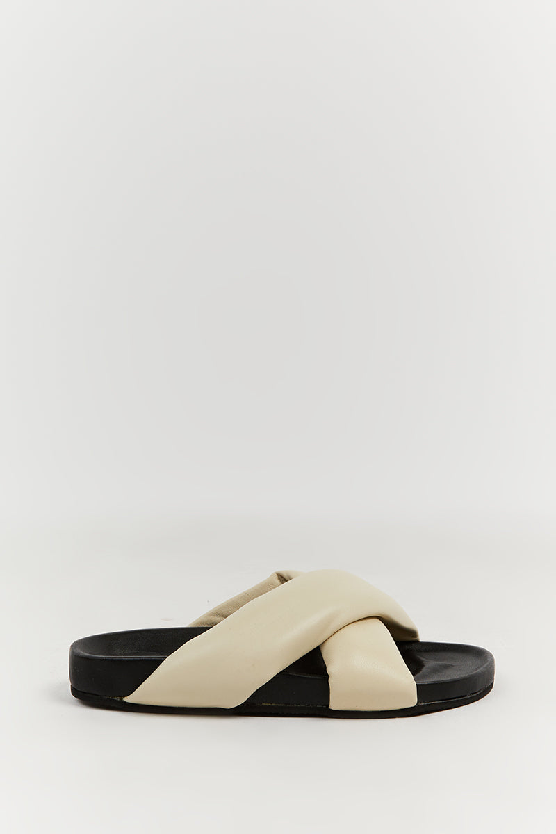 THE BALI TAILOR EADIE CREME SLIDE