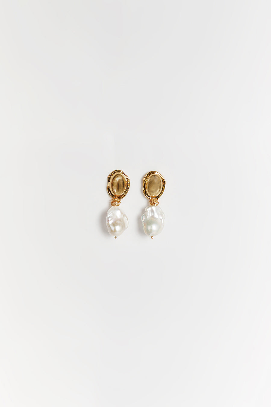 AMBER SCEATS DALE PEARL EARRINGS