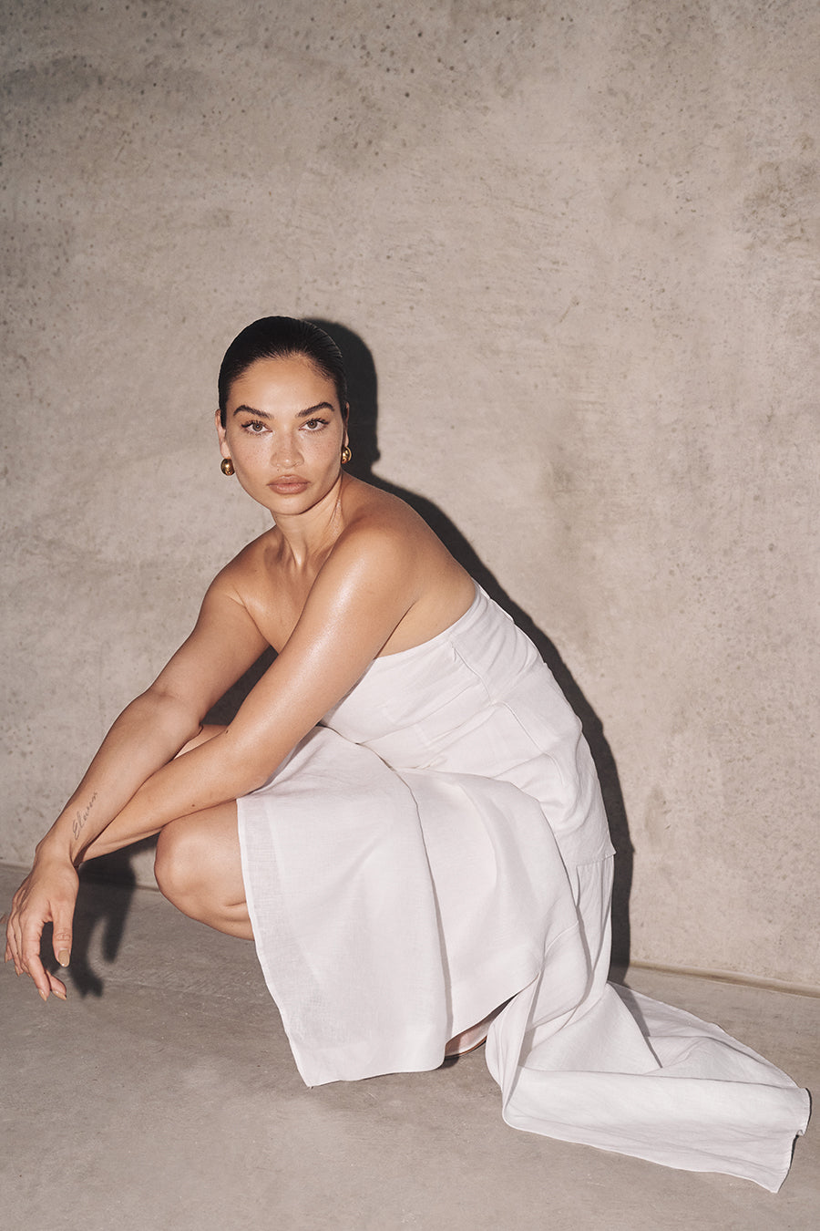 SASKIA WHITE LINEN STRAPLESS DRESS