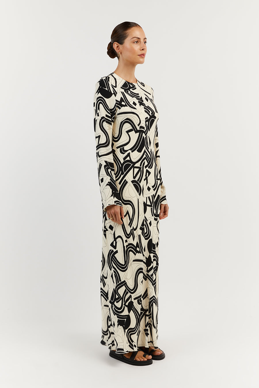 LAYTON CREAM SLEEVED DRESS