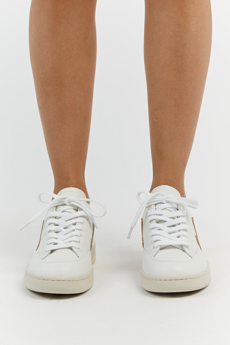 VEJA URCA CWL WHITE CAMEL