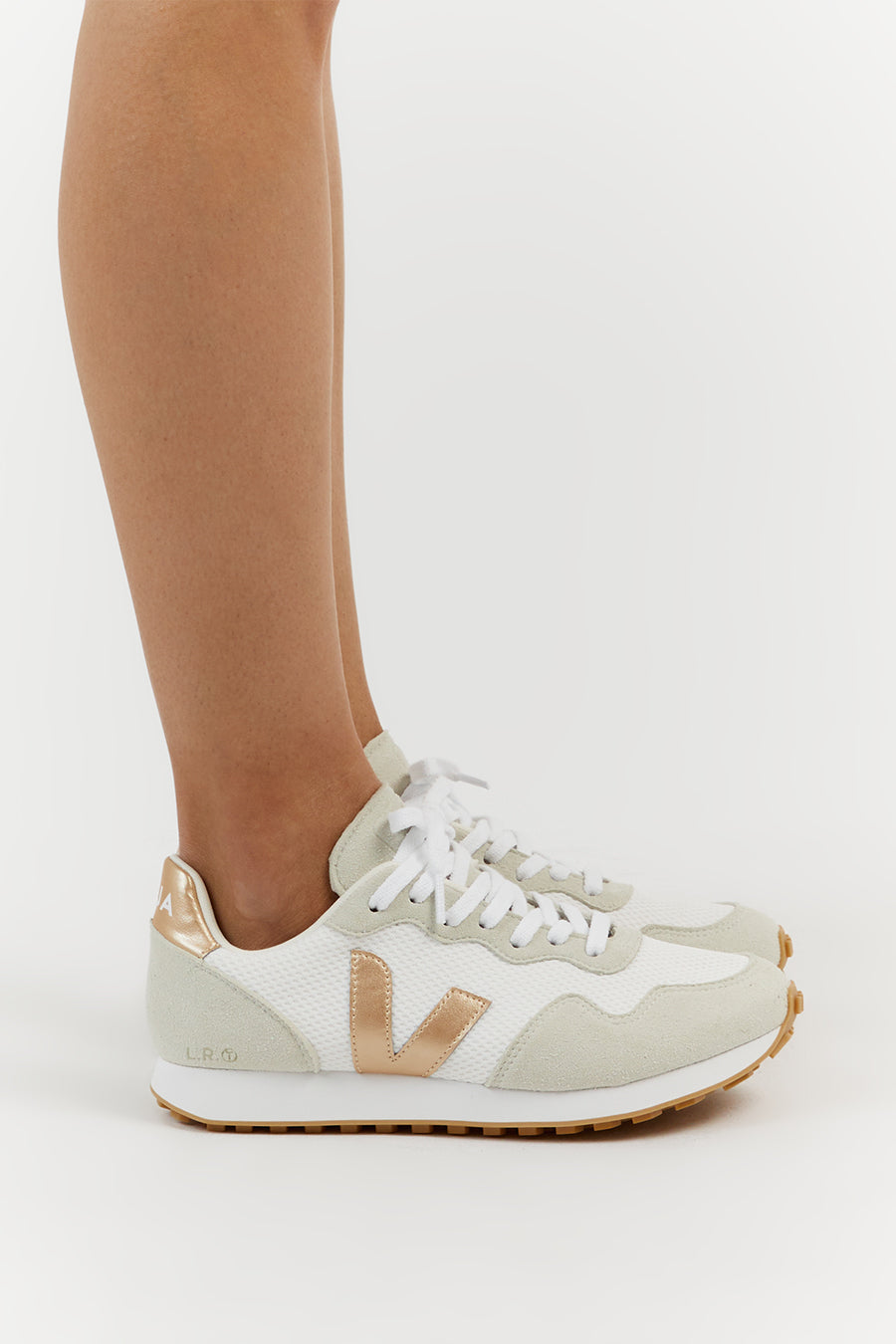 VEJA SDU ALVEOMESH WHITE PLATINE