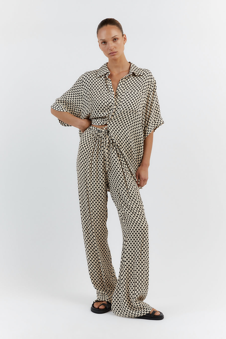 MAE BLACK/CREAM GEO DRAWSTRING PANT