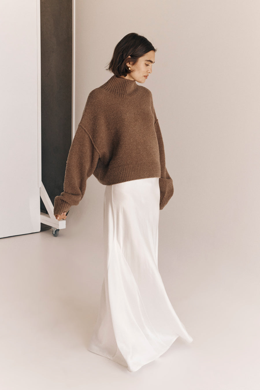 CLEO CHOC CROPPED JUMPER