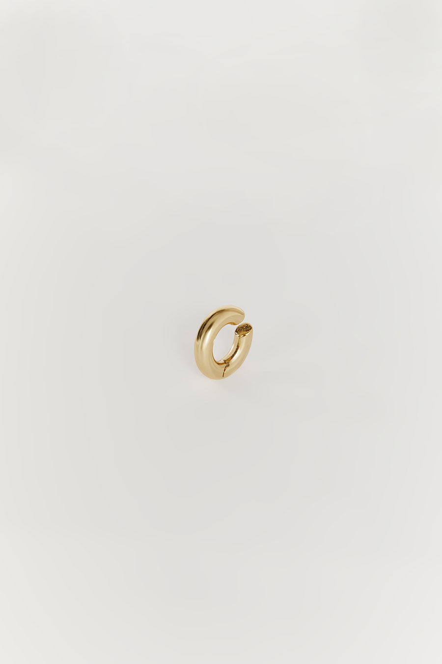 LUV AJ AMALFI EAR CUFF GOLD
