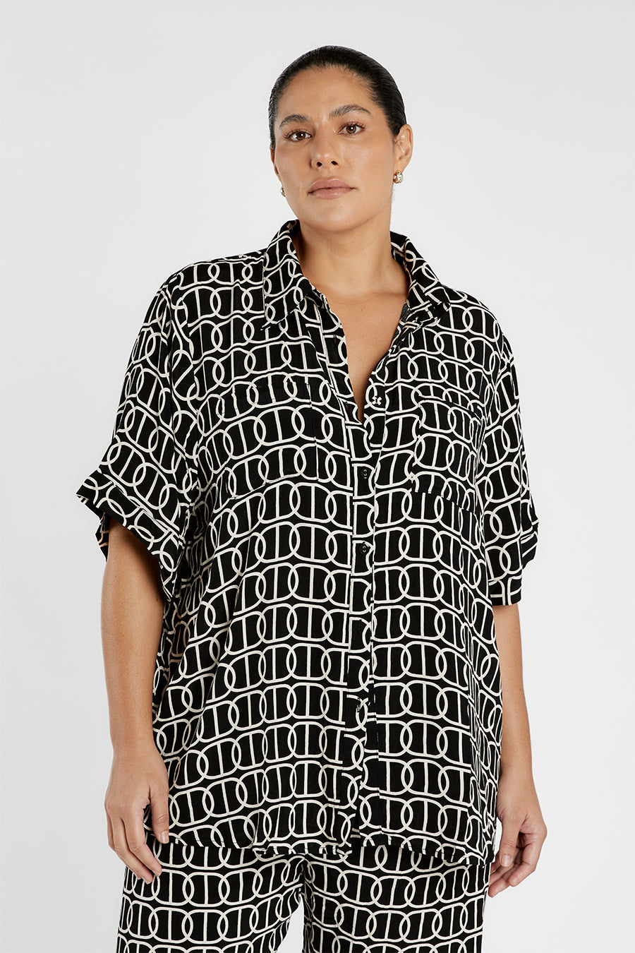 IZZIE CHAIN VACATION SHIRT