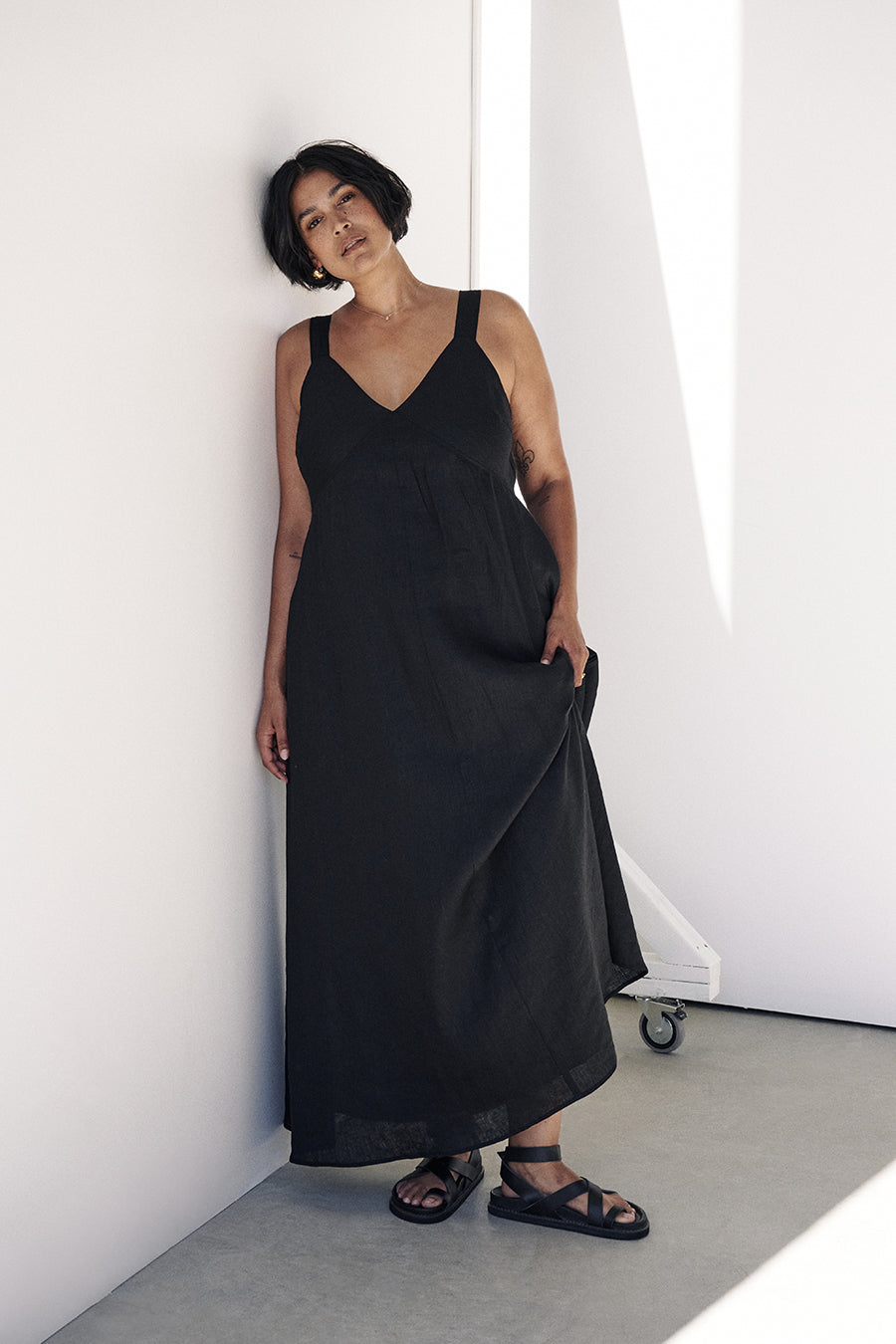 TIARNE BLACK LINEN MAXI DRESS