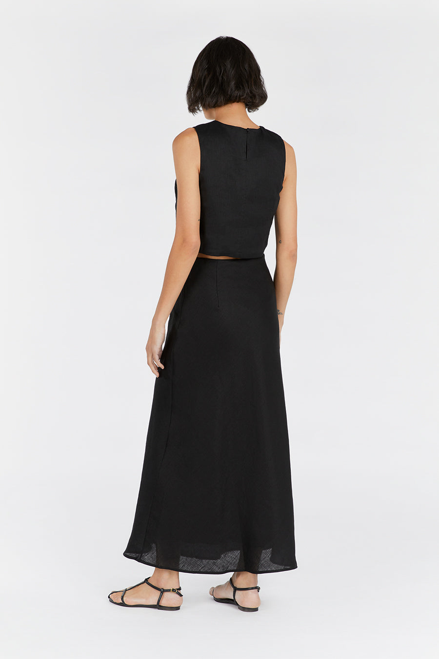 MONICA BLACK SCOOP LINEN CROP TOP