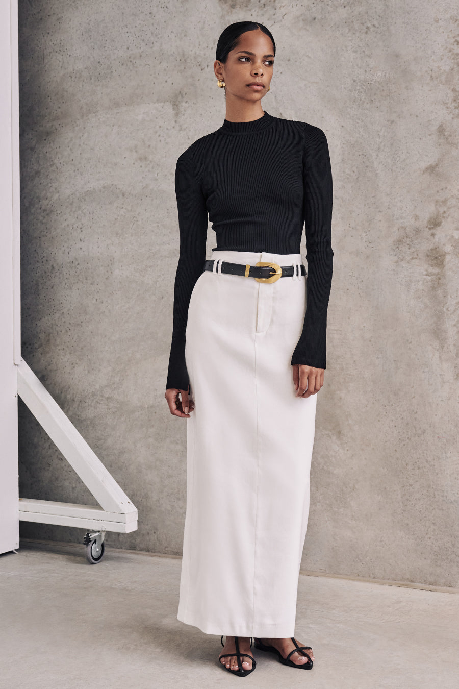 DONNA BLACK SLEEVED KNIT TOP