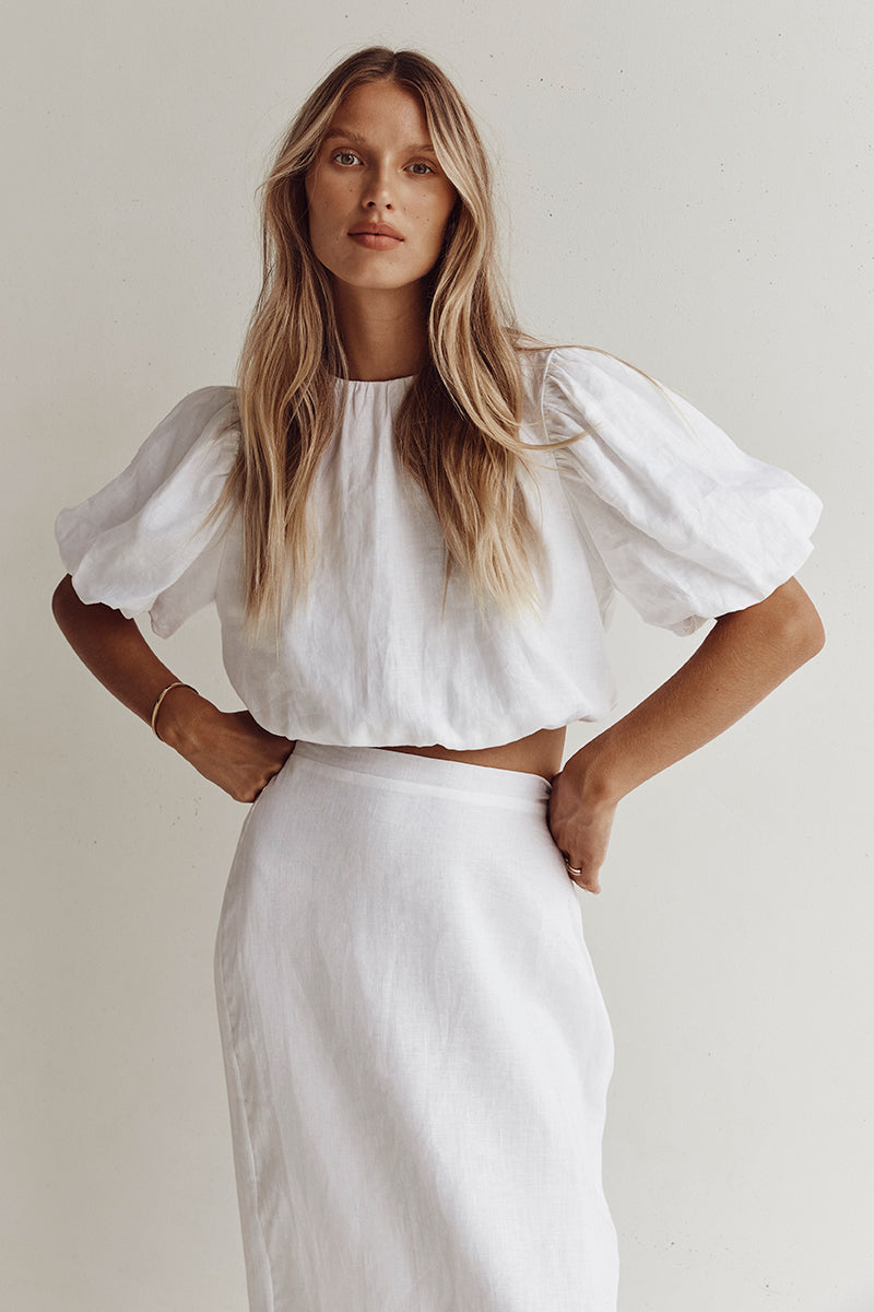 NAT WHITE GATHERED LINEN CROP TOP