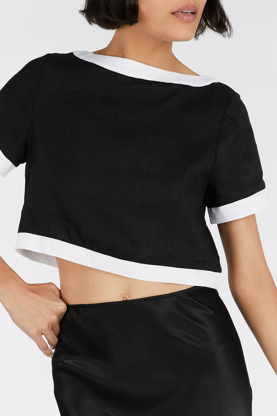 CARTER BLACK LINEN CROP TOP