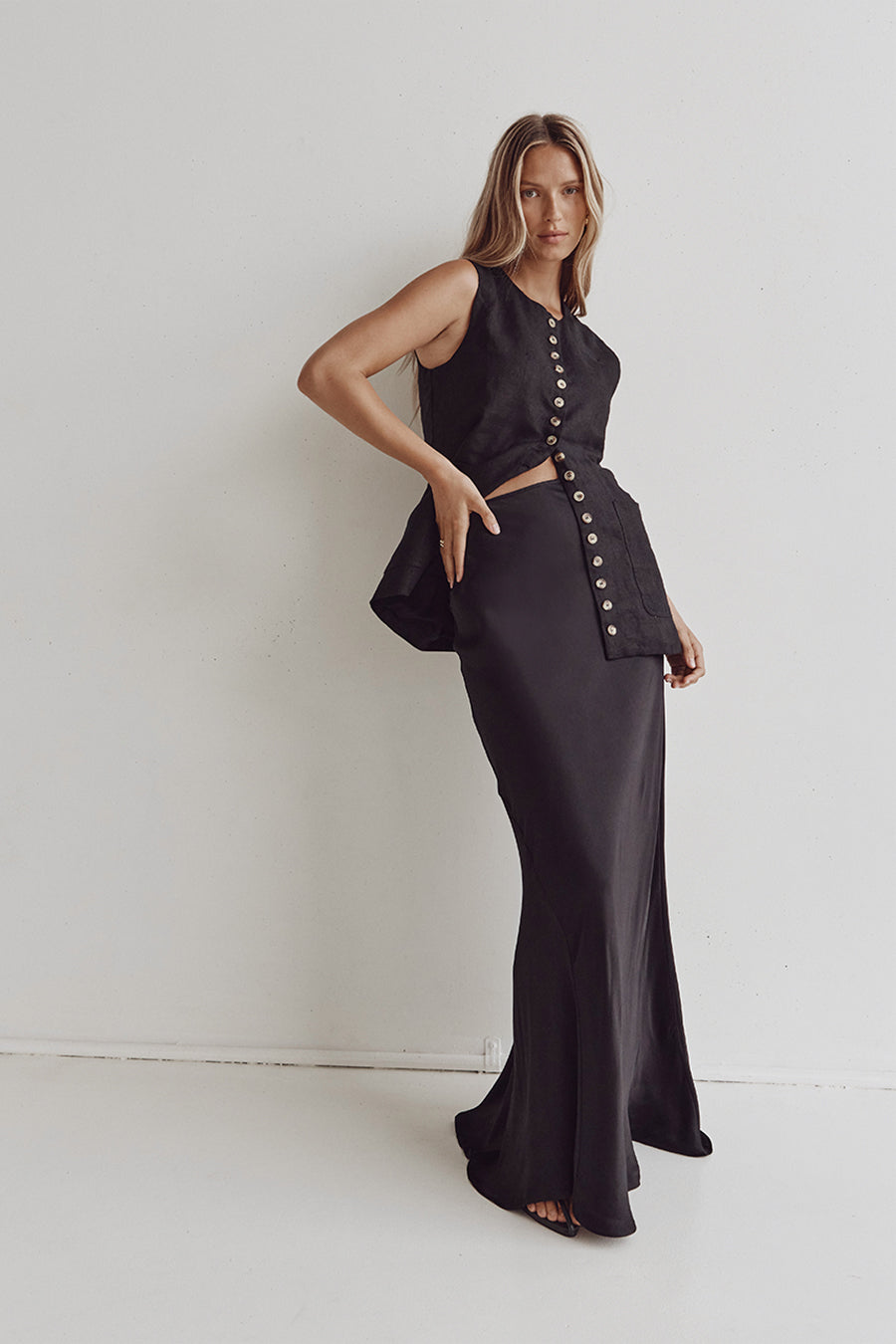 TILLY BLACK LINEN LONGLINE VEST