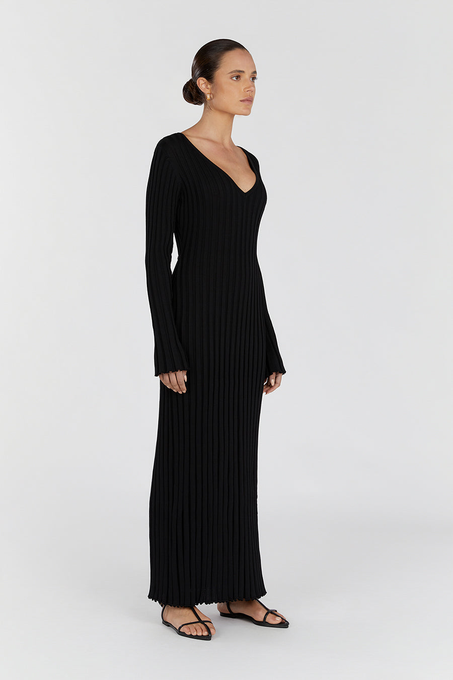 REIGN BLACK SLEEVED KNIT MIDI DRESS