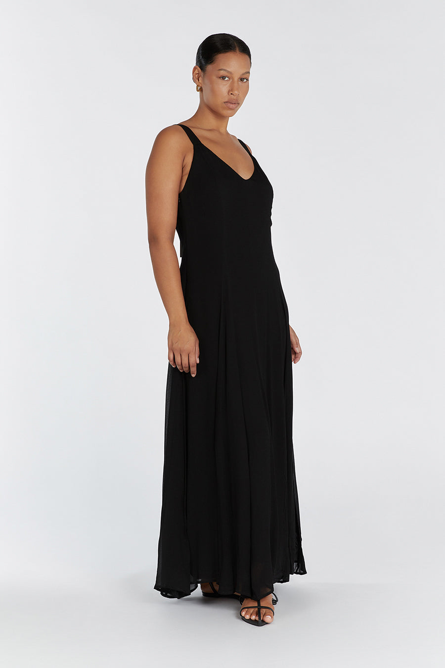 EMILY  BLACK  V-NECK MAXI DRESS