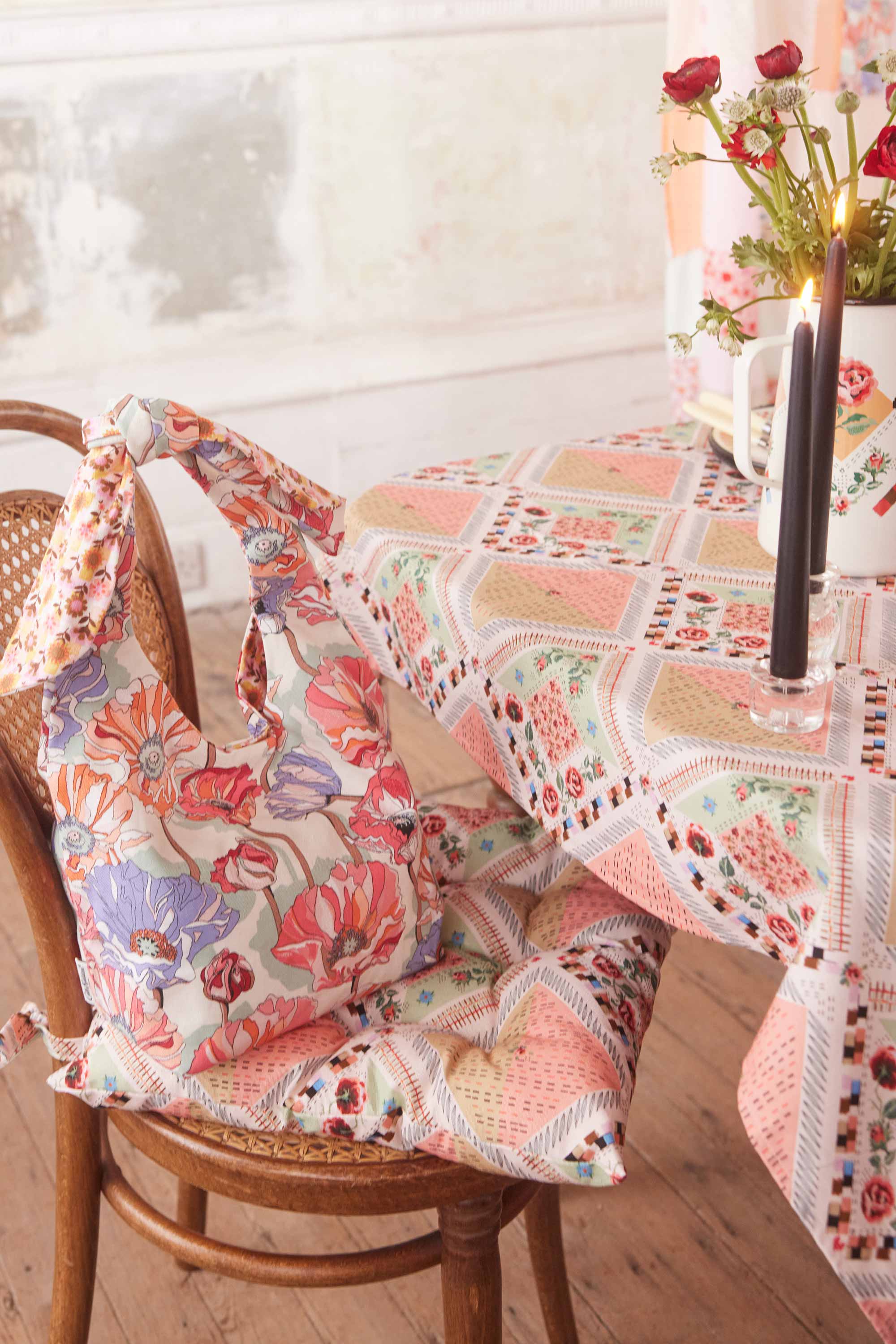 Summer Poppy Midscale Mini Reversible Knotted Shopper