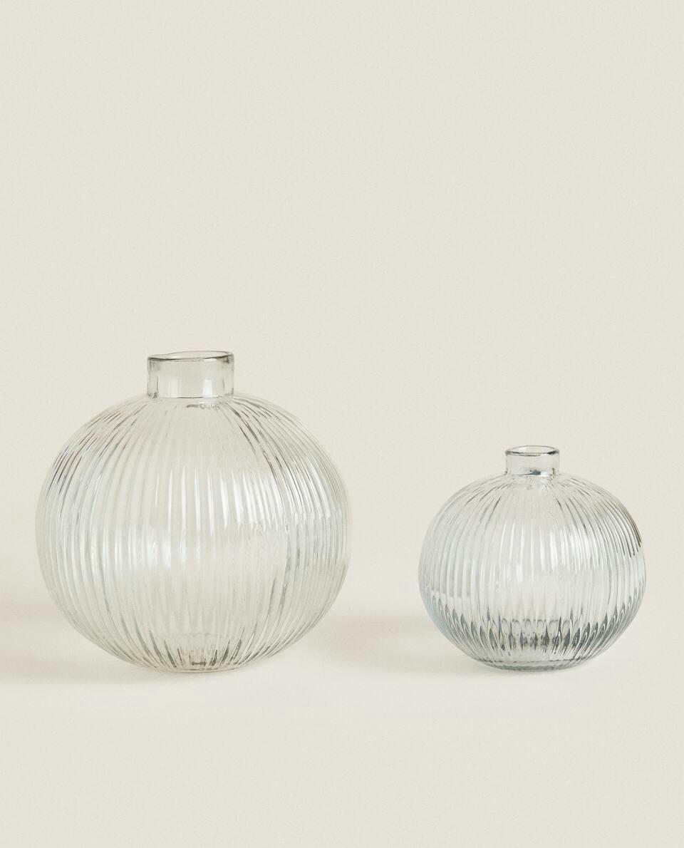 VASE WITH LINES
