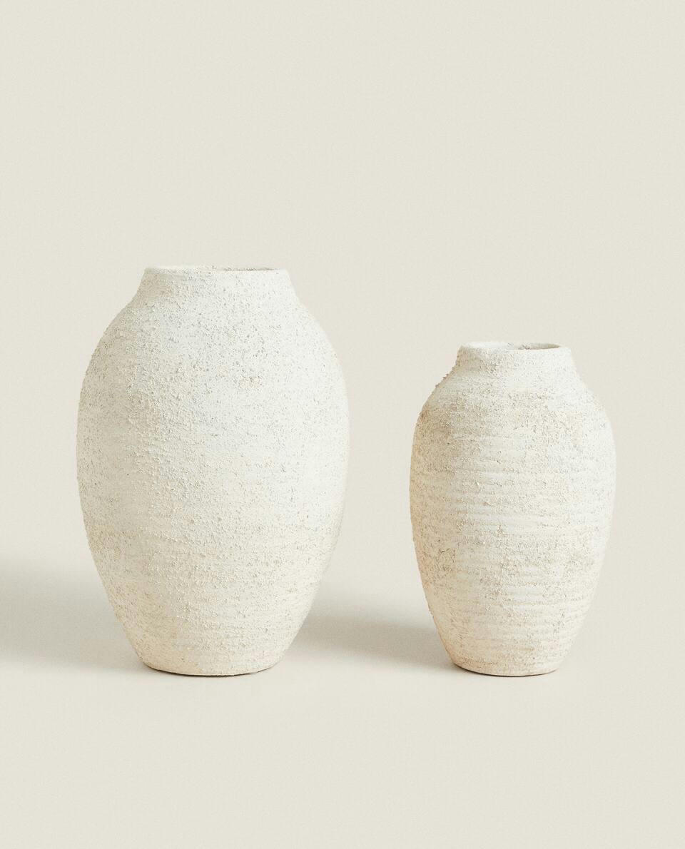 ROUGH-EFFECT  VASE