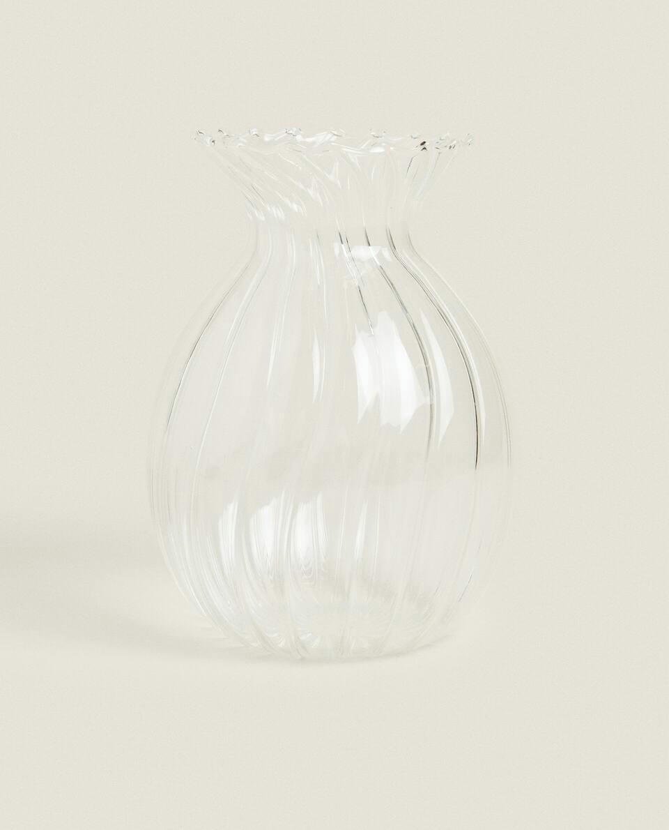 VASE WITH LINES