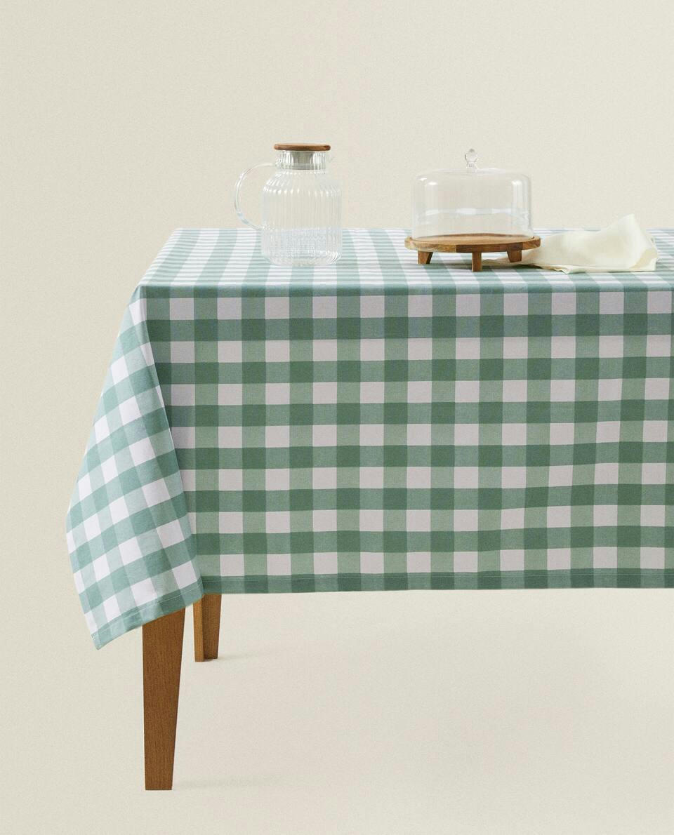 CHECKED TABLECLOTH