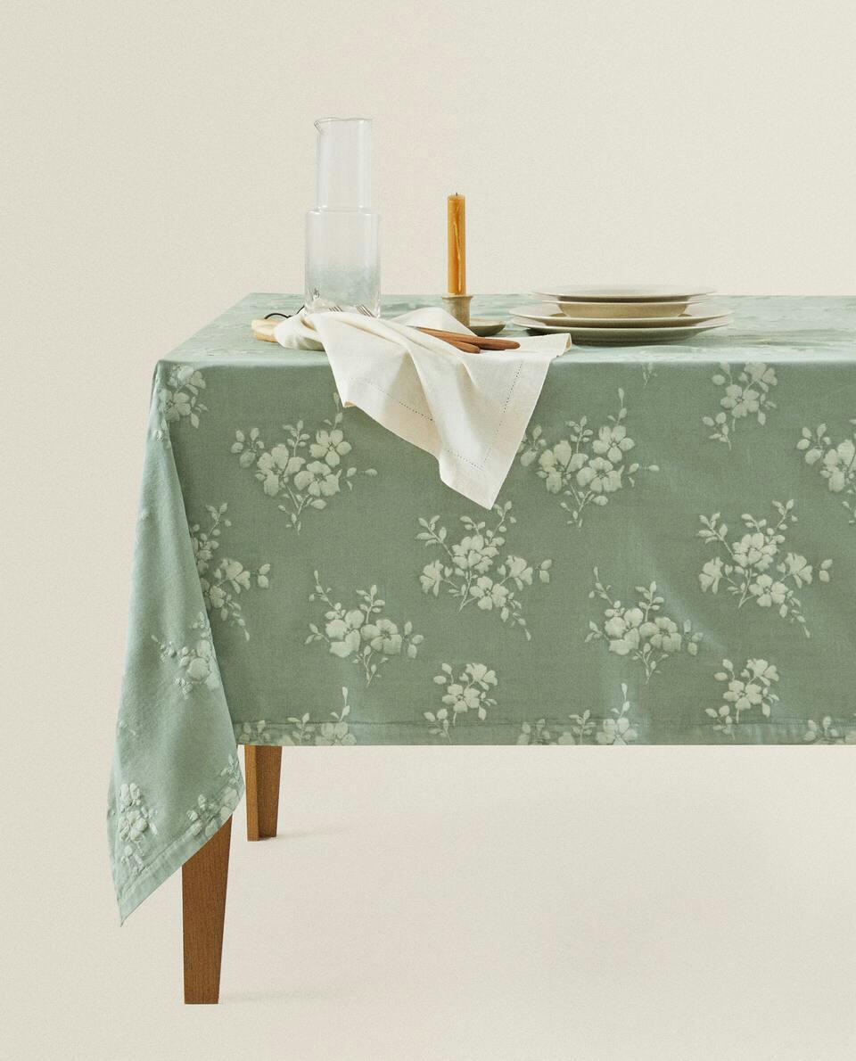 WASHED  FLORAL TABLECLOTH
