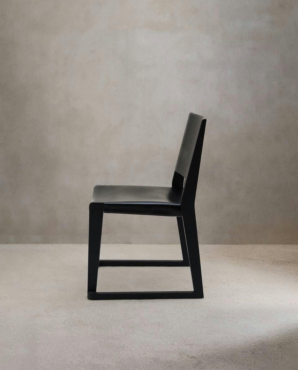 CHAIR 02