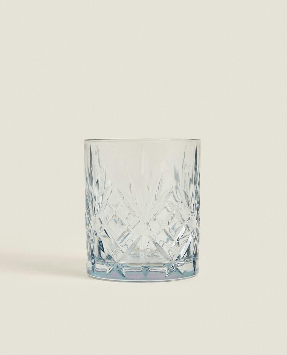 LINE TUMBLER WITH RAISED DESIGN