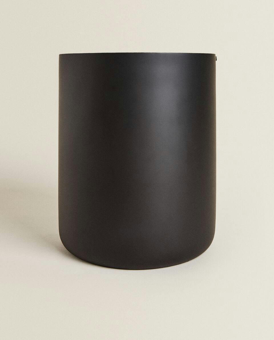 BLACK  WASTE BASKET WITH LID