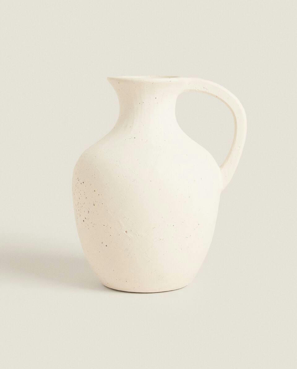 VASE WITH HANDLE