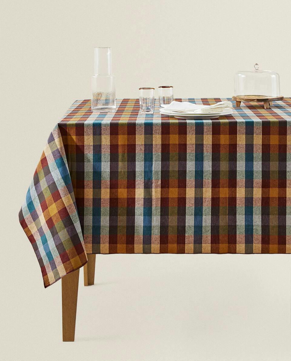CHECK   TABLECLOTH