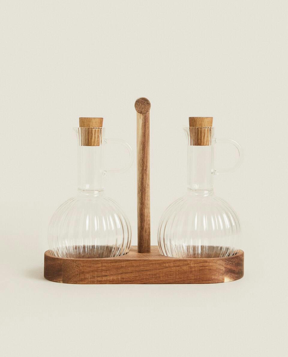 BOSOSILICATE  AND WOOD CRUET SET