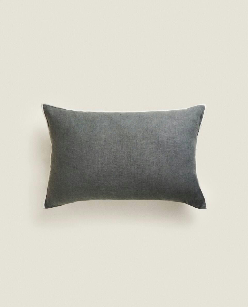 CUSHION COVER WITH OVERLOCK