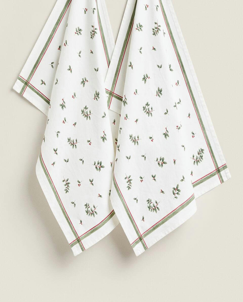 PACK OF  CHRISTMAS HOLLY TEA TOWELS (PACK OF 2)