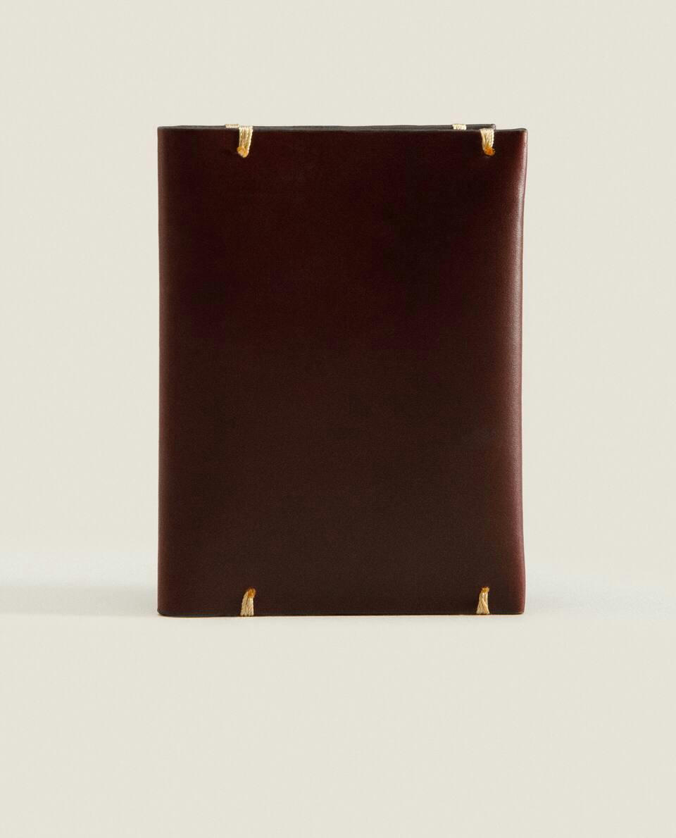 WALLET WITH TOPSTICHING DETAIL