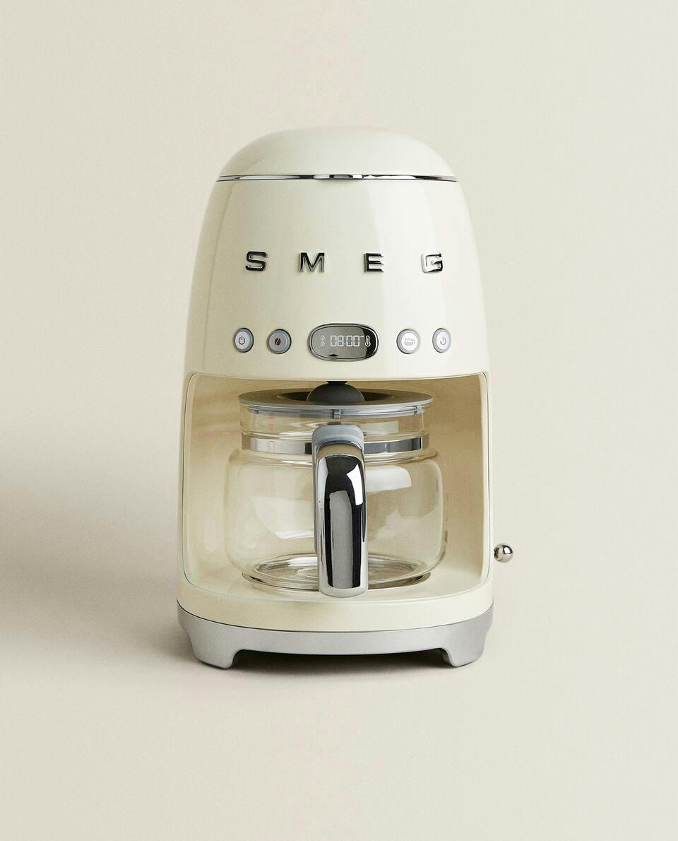 PROGRAMMABLE DRIP COFFEE MACHINE