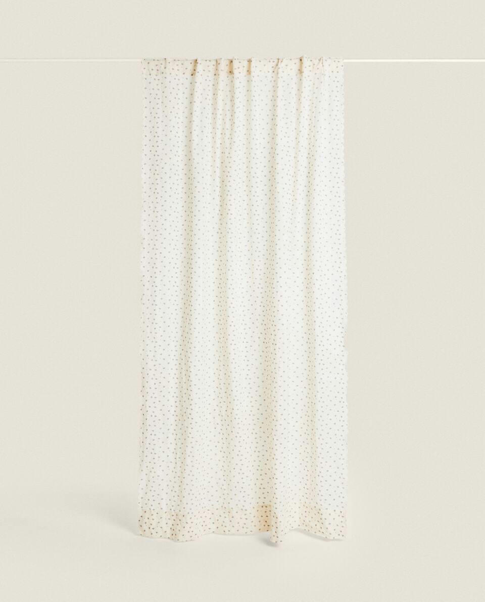 SCALLOPED EDGE FLORAL CURTAIN