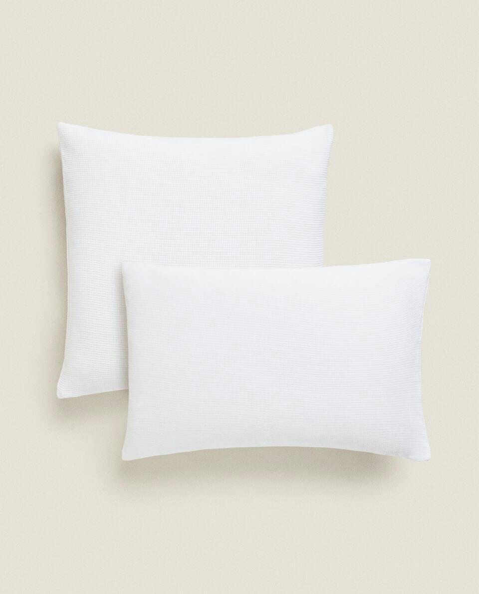 PIQUé CUSHION COVER