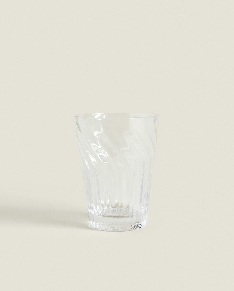 TUMBLER WITH LINE DESIGN