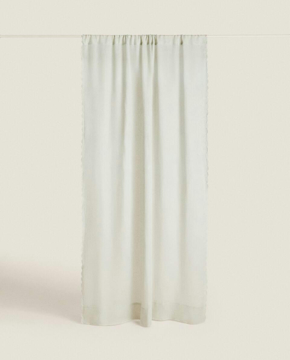 CURTAIN