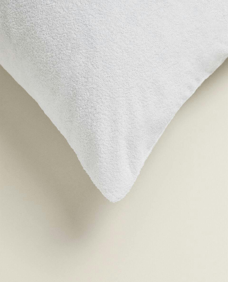 WATERPROOF  TERRY PILLOW PROTECTOR