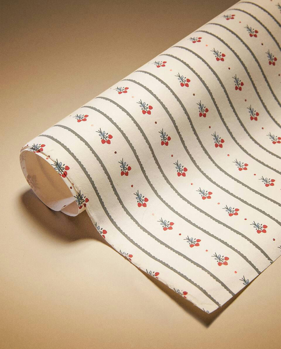 CHRISTMAS STRIPED HOLLY GIFT WRAPPING