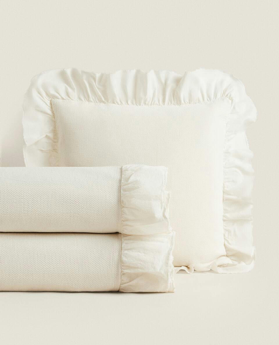 RUFFLE TRIM BEDSPREAD