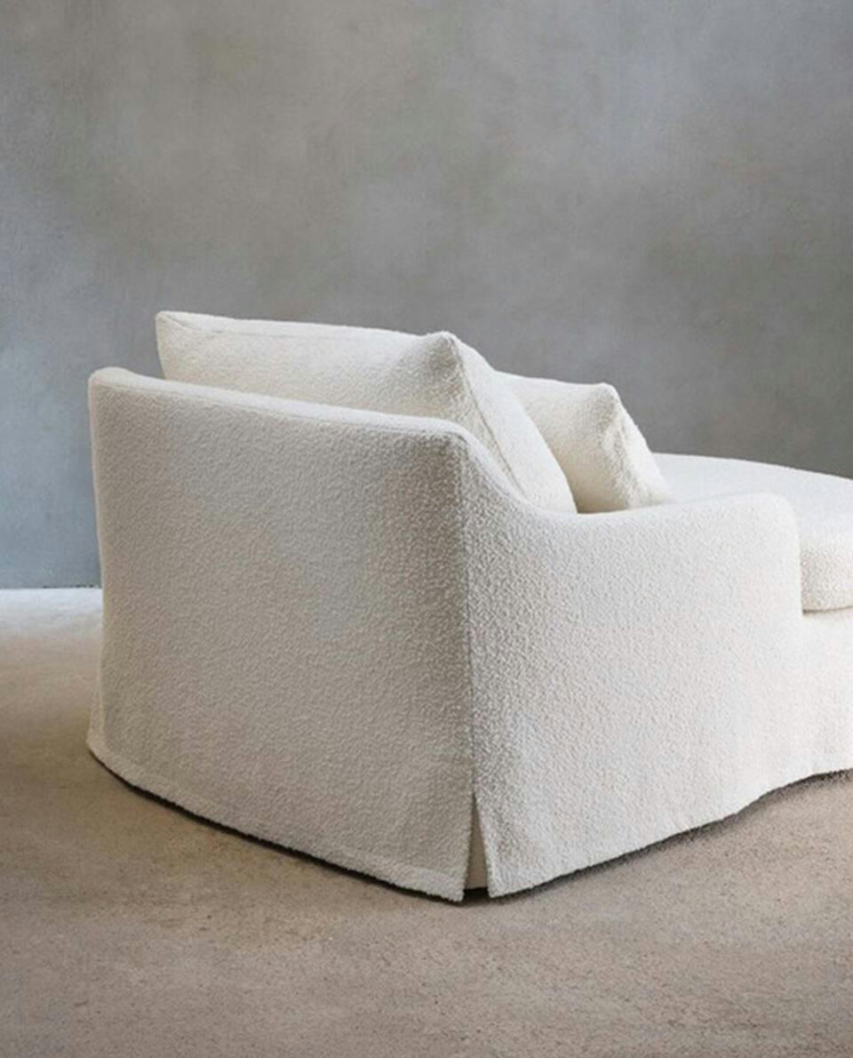 BOUCLé-LOVESEAT COVER 01