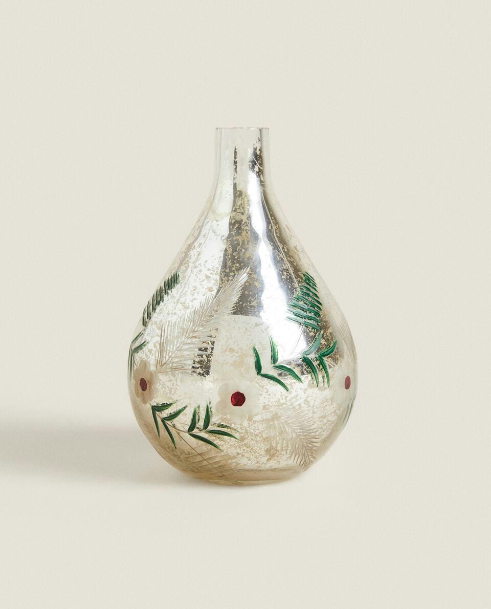 VASE WITH CHRISTMAS FLOWERS