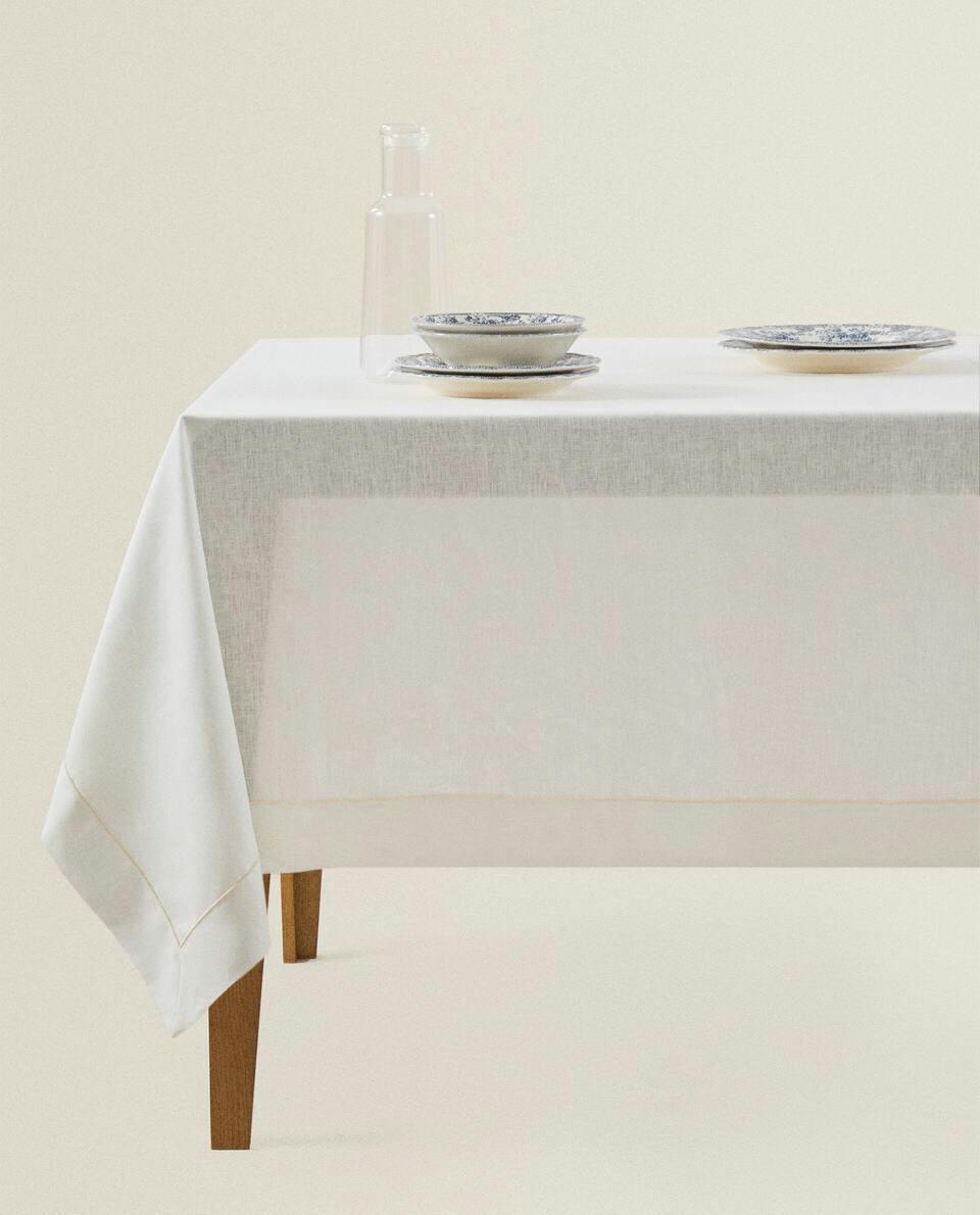 TABLECLOTH WITH PIPING
