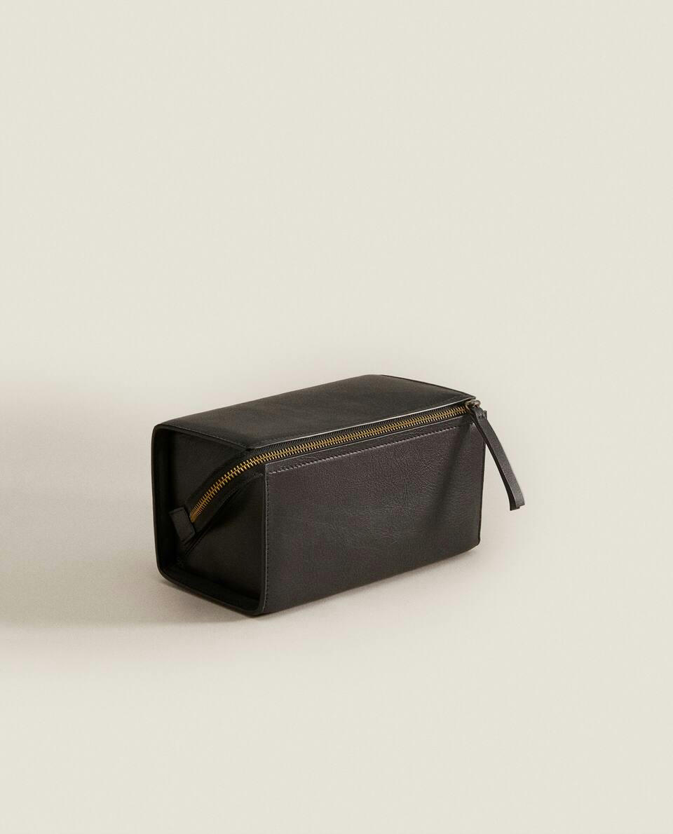RIGID  TOILETRY BAG