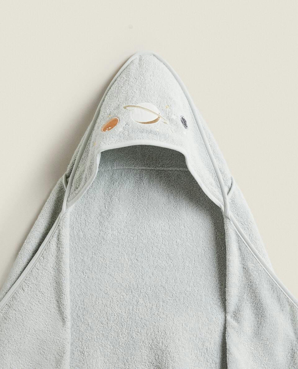 GLOW-IN-THE-DARK PLANETS CAPE