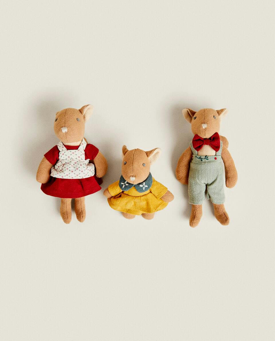 CHILDREN'S CHRISTMAS SQUIRREL FAMILY  TOY SET