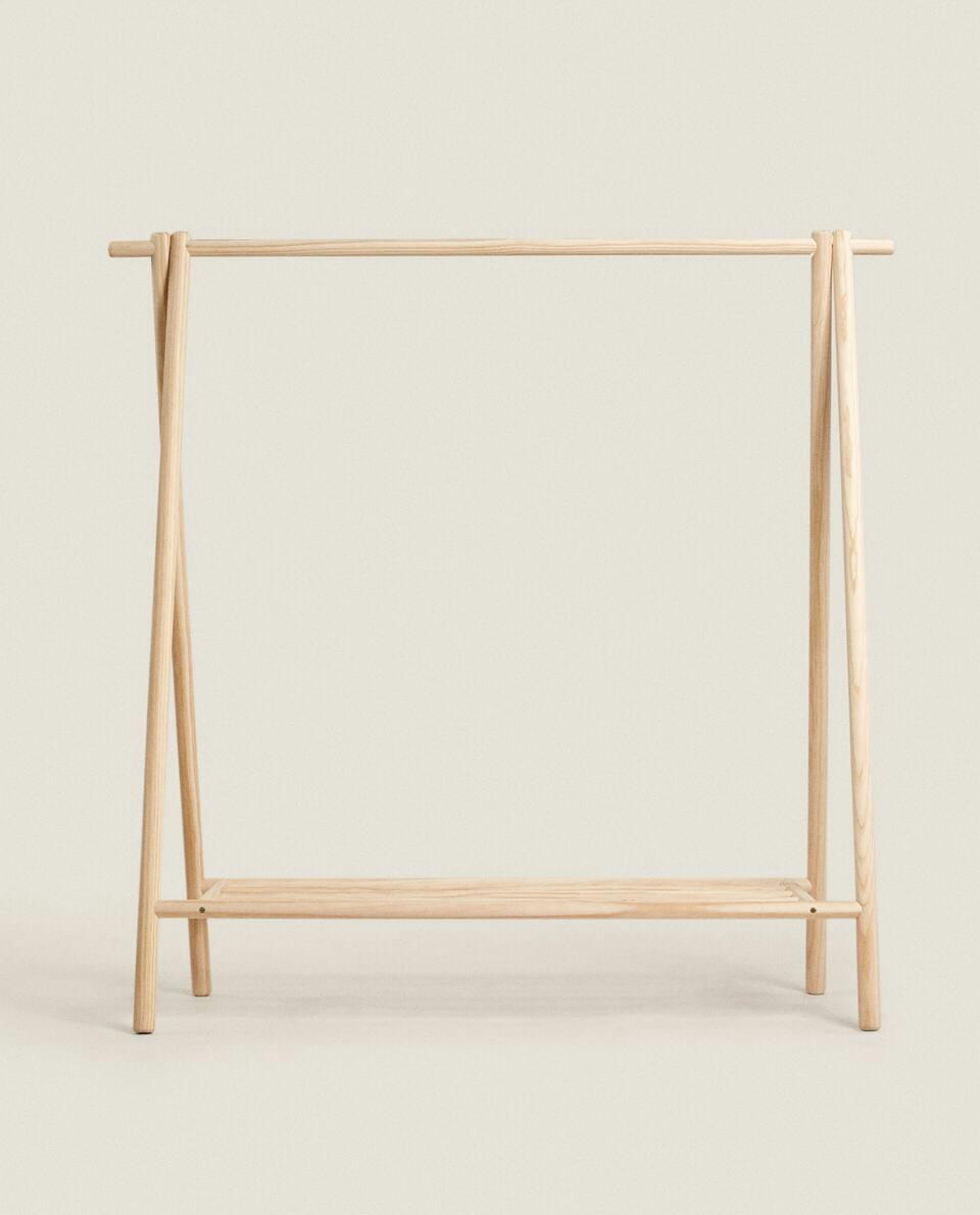 WOODEN CLOTHES RACK