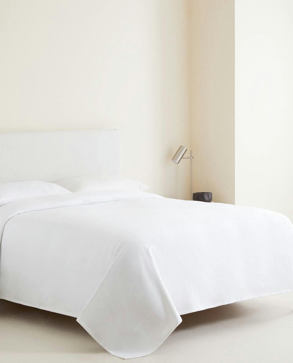 BEDSPREAD WITH BORDER